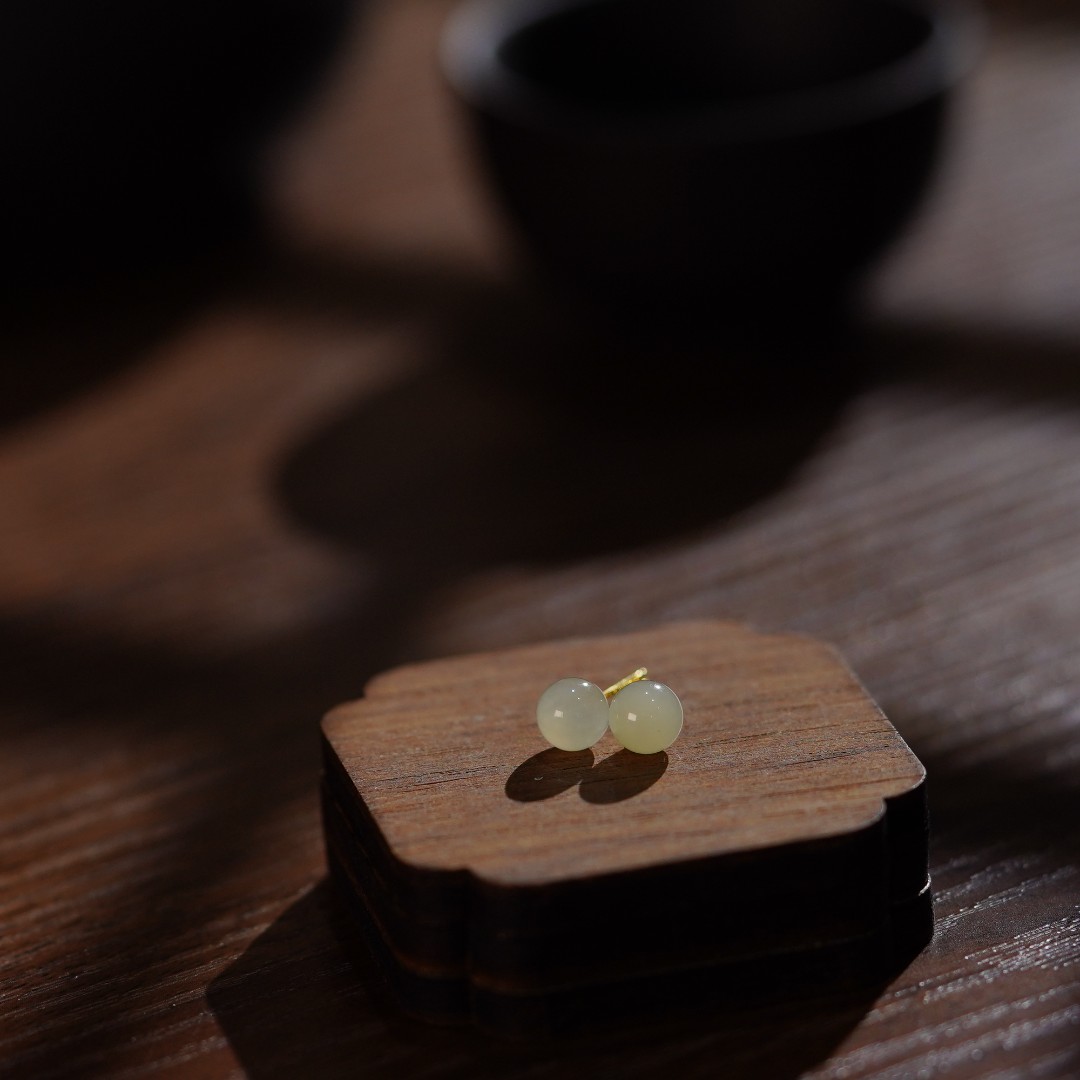 【睿泽鉴宝】s925和田玉晴水耳钉(多样性发一) 5mm KL0130042
