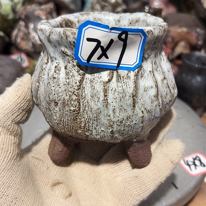 粗陶花盆，现在都手工花盆制作就这样