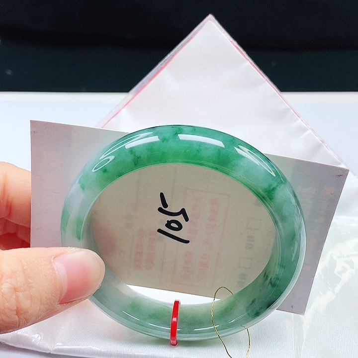 翡翠手镯未镶嵌56➕圈口