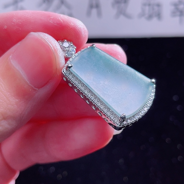 翡翠颈饰未镶嵌999999999