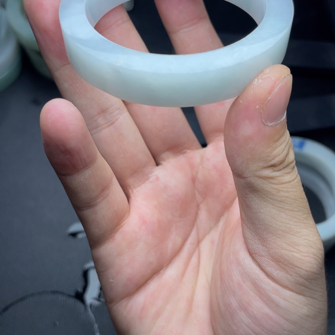 冷***默定制翡翠未镶嵌手镯定制翡翠