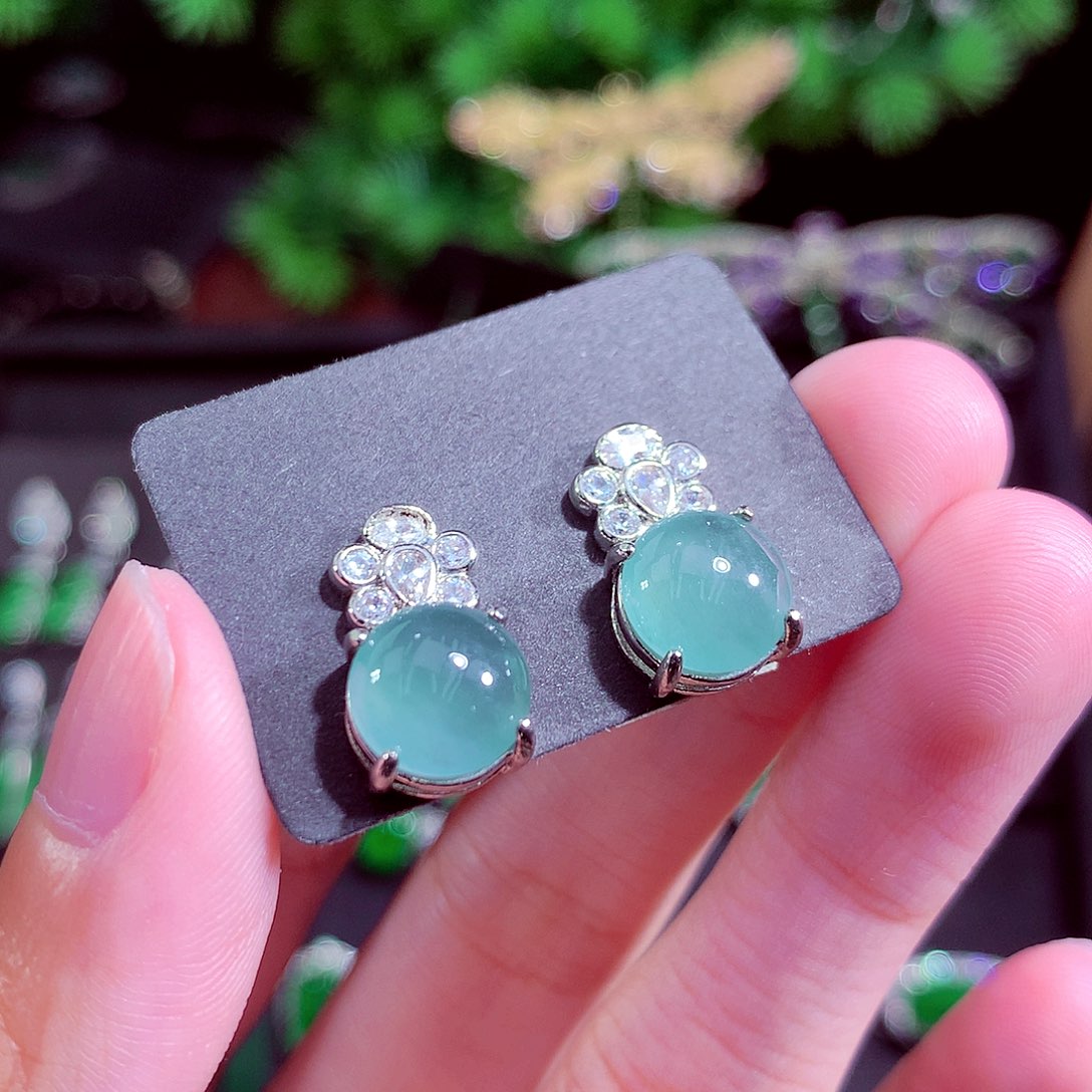 颈饰未镶嵌翡翠天然