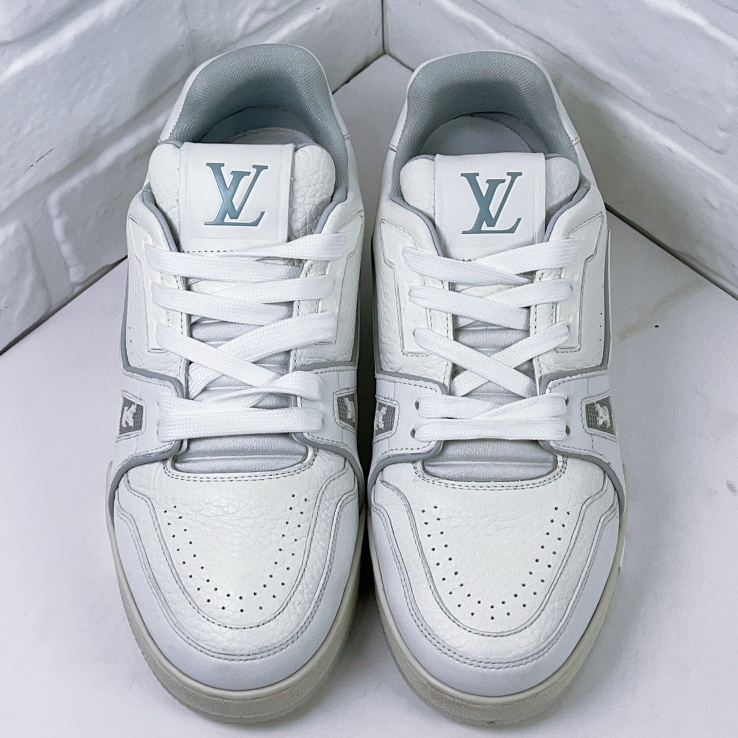 95新 LouisVuitton/路易威登 trainer 白水泥 欧码3.5码37.5码 