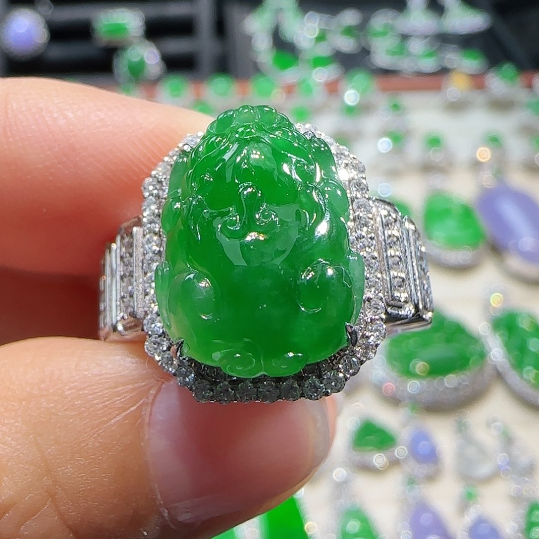 翡翠吊坠(不含链)18K金镶嵌