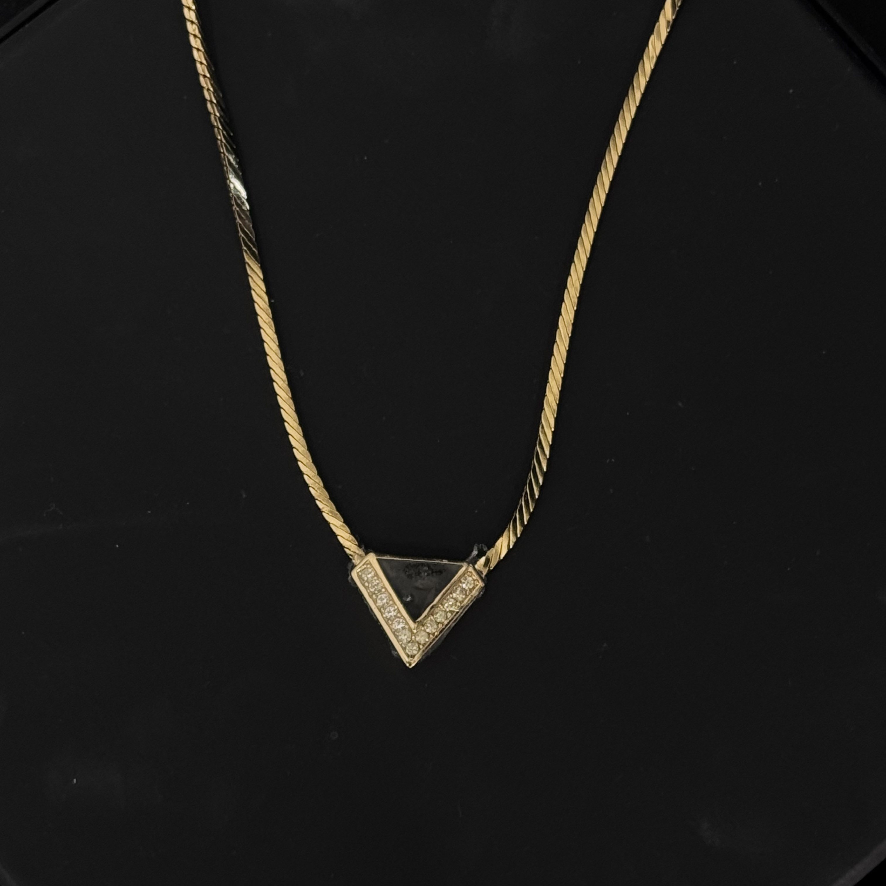 95新 DIOR/迪奥 迪奥V字黑金珐琅项链