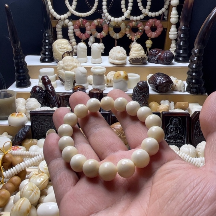 蛋*象牙果雕刻圆珠手串