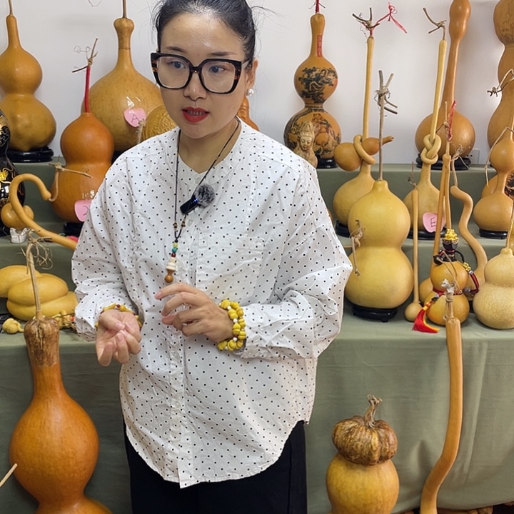 二***于大叶紫檀（黑酸枝木类）