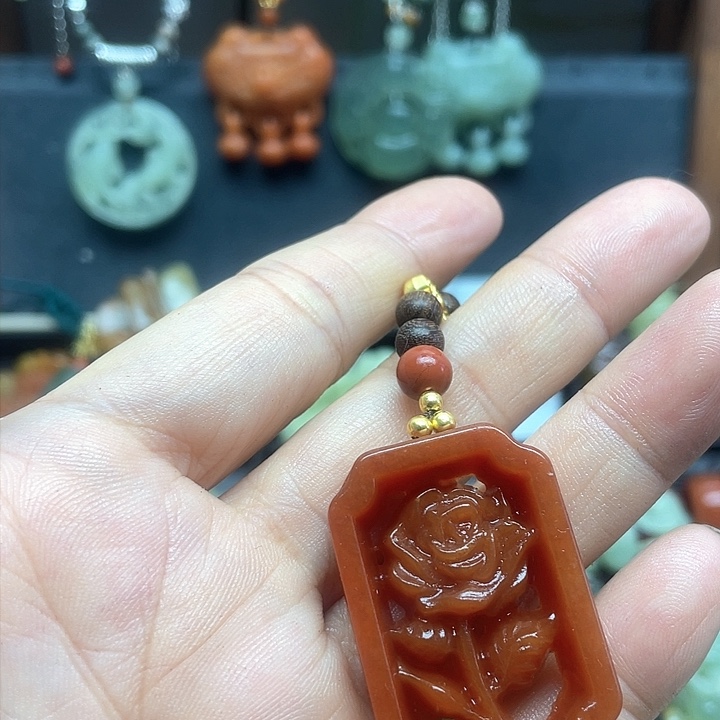 未镶嵌蛇纹石玉颈饰