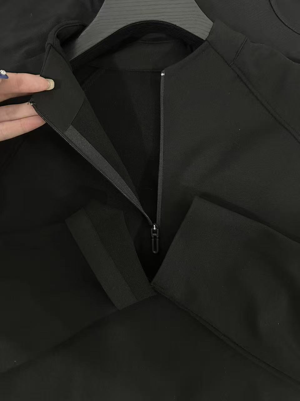 《嫂子》户外全身无痕立领秋冬拉链长袖常规圆领T恤春季户外时尚男