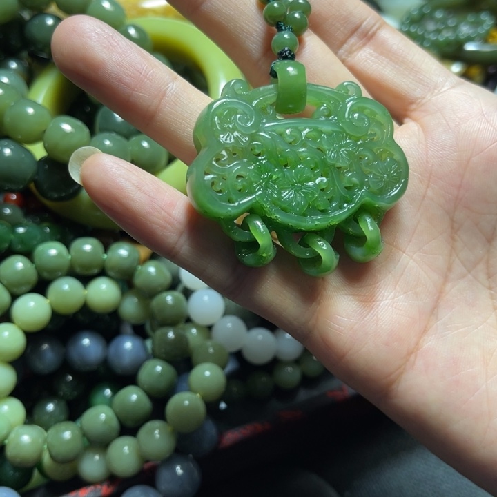 和田玉（碧玉）未镶嵌手链