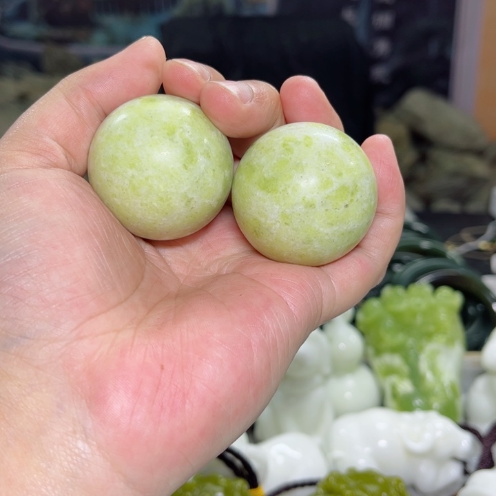 蛇纹石玉手球多样性发货未镶嵌