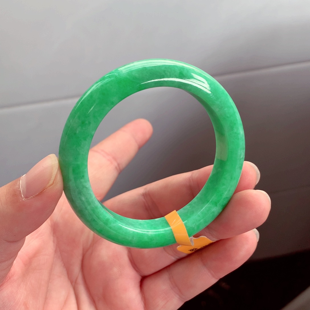 翡翠手镯未镶嵌M**?缅甸翡翠