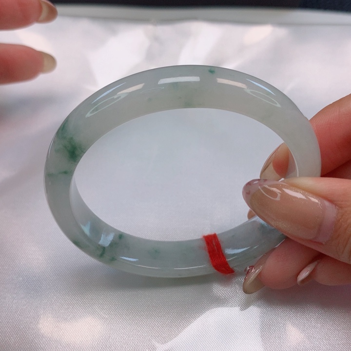 翡翠手镯（贵妃镯）未镶嵌旧*光