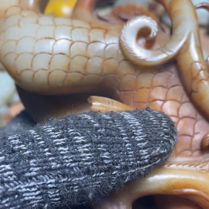 子***介和田玉（糖玉）未镶嵌颈饰