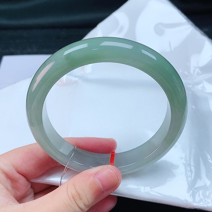 翡翠手镯未镶嵌58圈