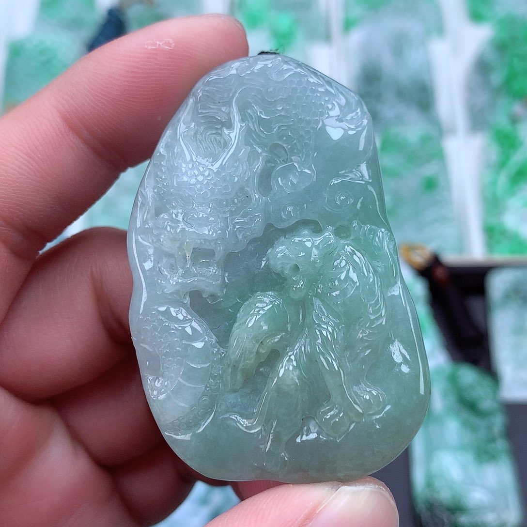 翡翠颈饰未镶嵌翡翠吊坠