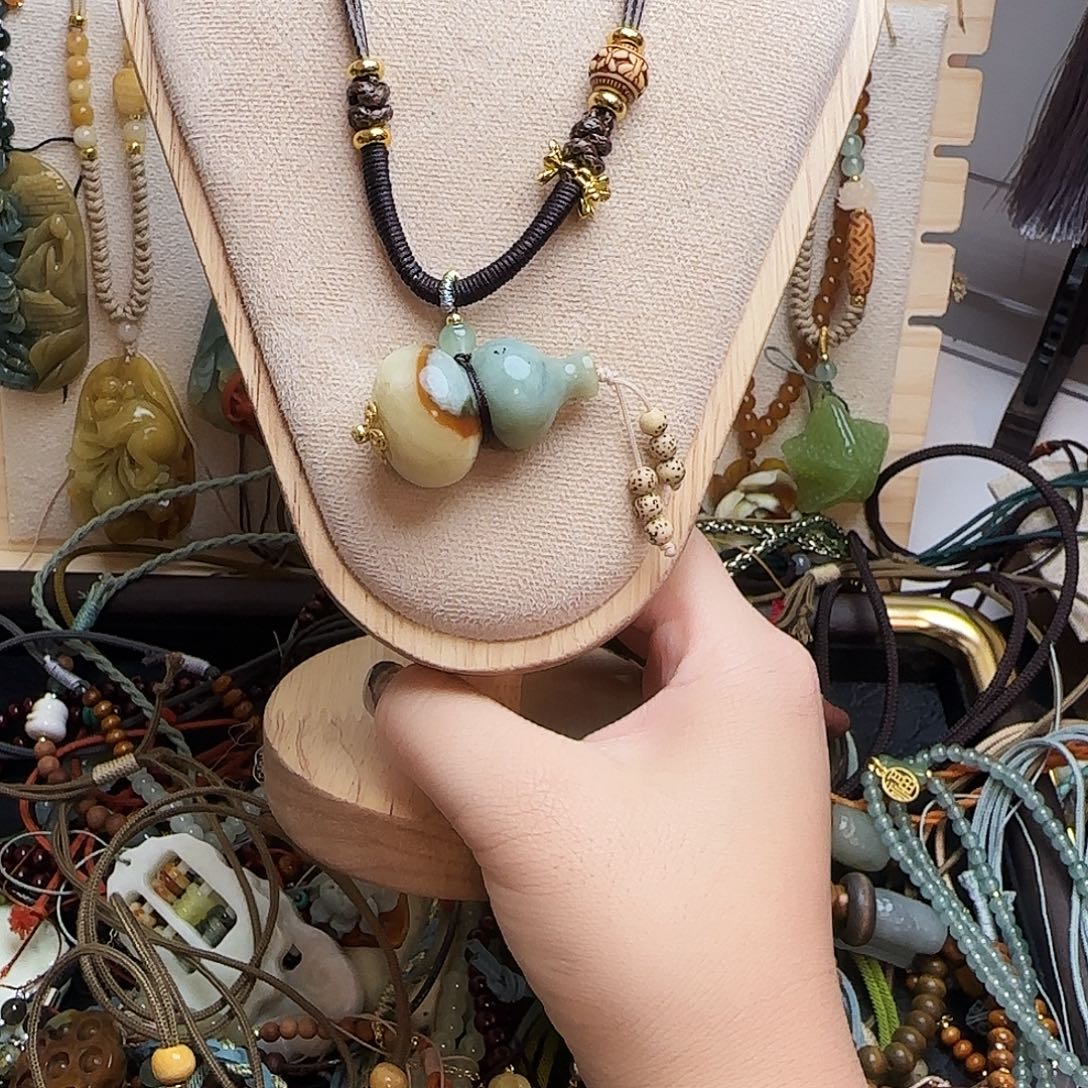 暖****蛇纹石玉合金颈饰