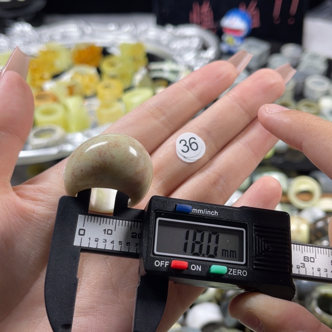 蛇纹石玉未镶嵌戒指