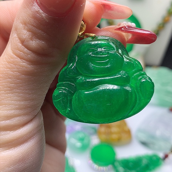 翡翠吊坠(赠链)未镶嵌