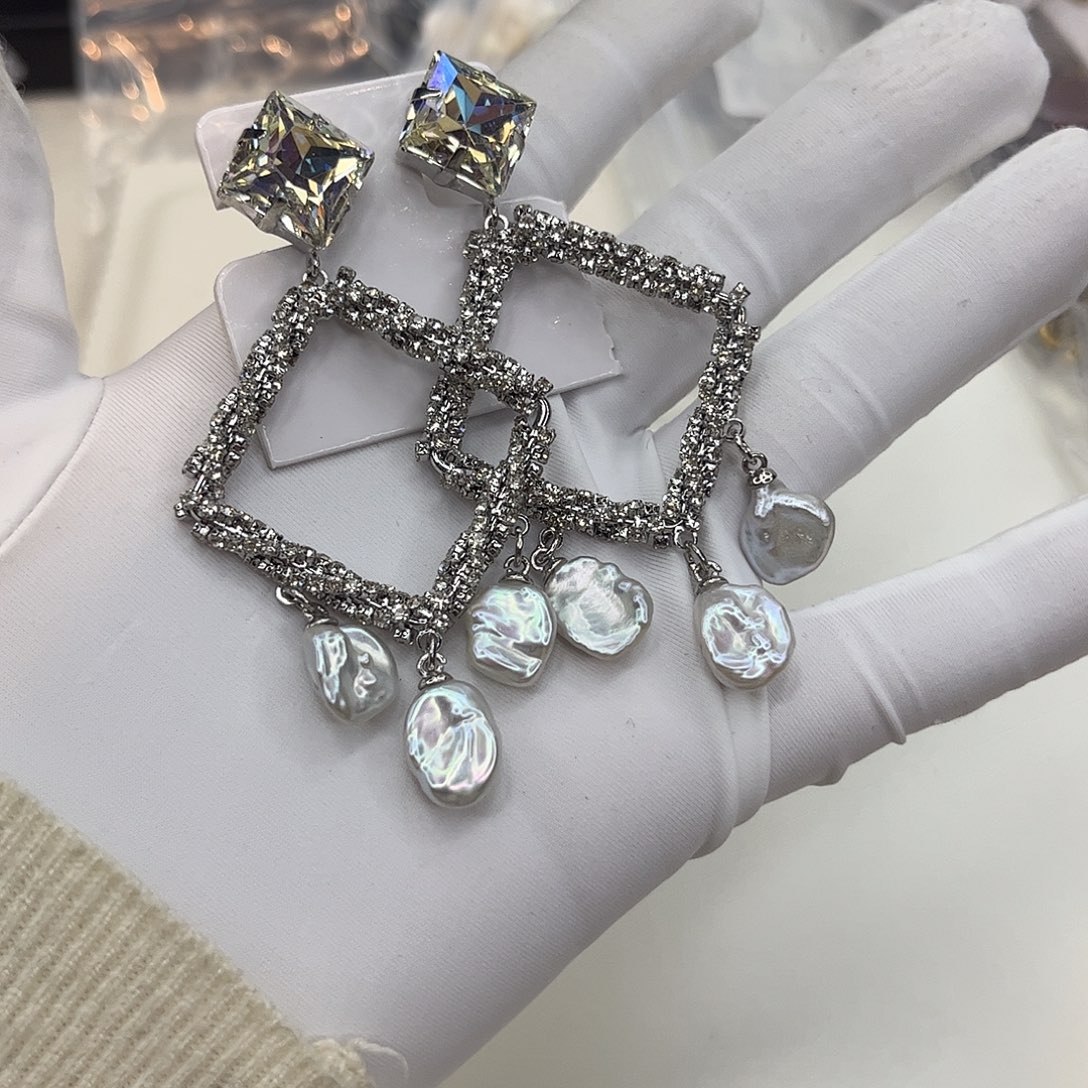 合金耳饰淡水珍珠