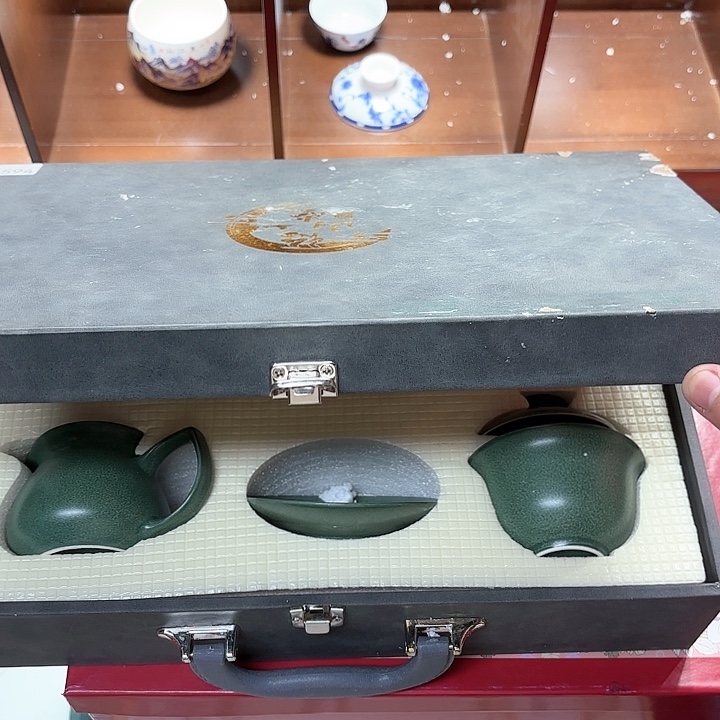 孤品茶具套装等等。     