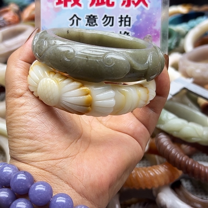 未镶嵌手镯石英岩玉