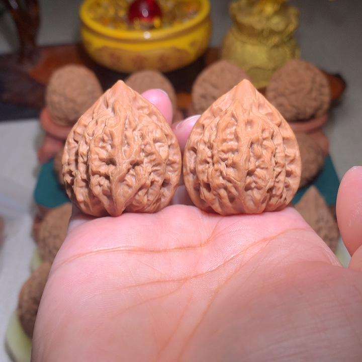 文玩核桃把件赤血鸡心