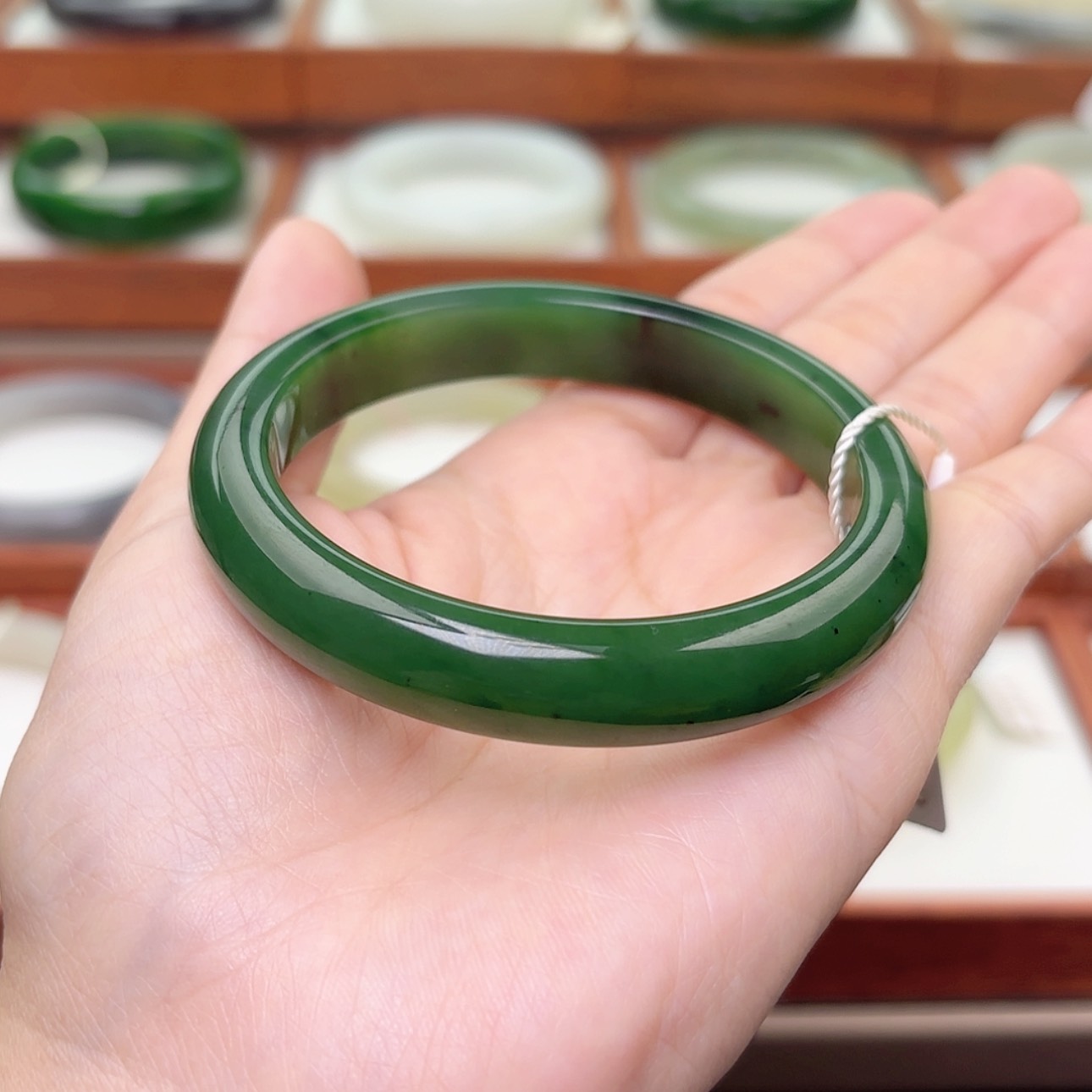 【闪购商品】未镶嵌手镯和田玉