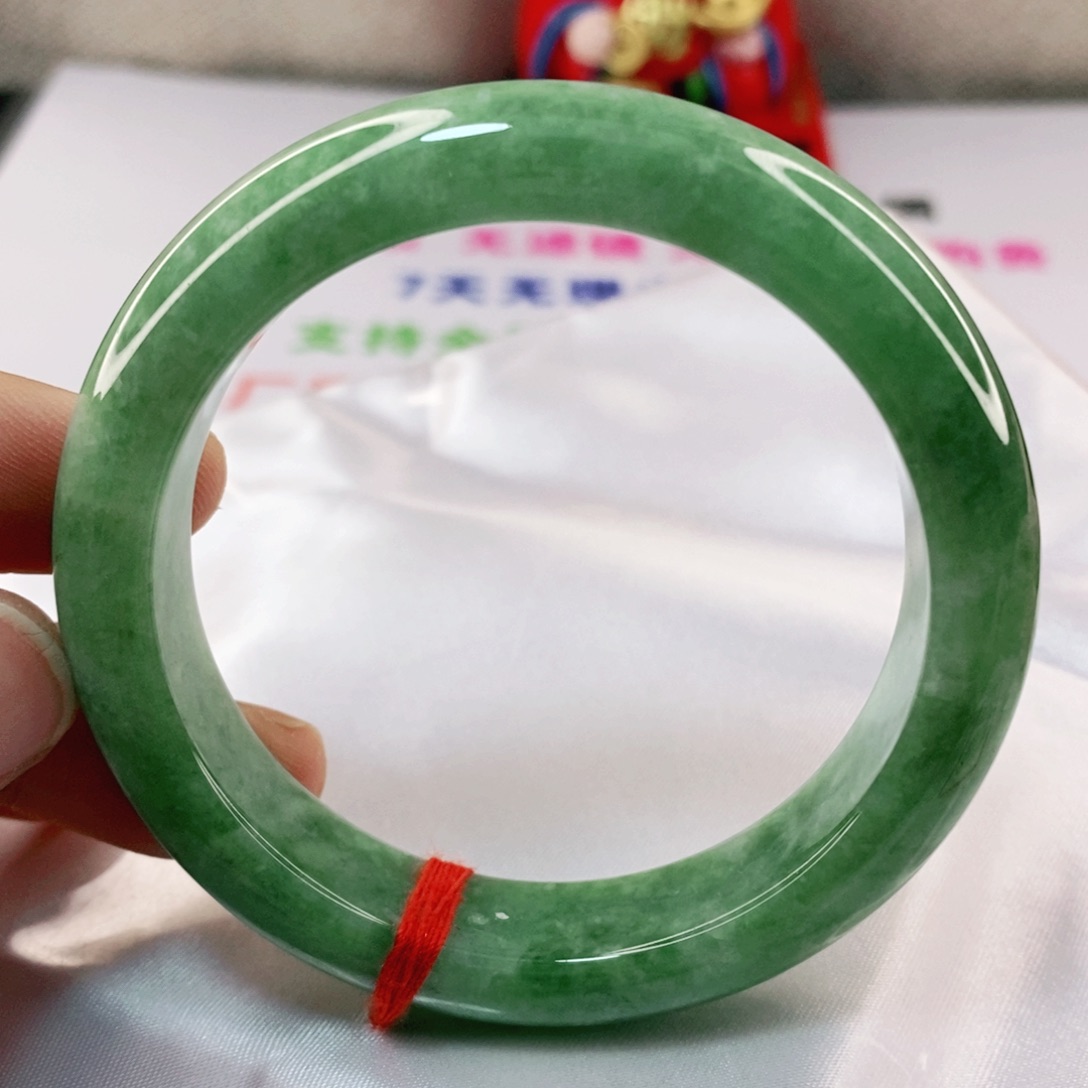 翡翠手镯未镶嵌54.6圈口