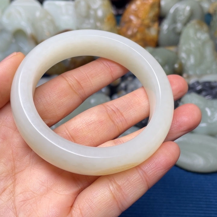 颈饰未镶嵌和田玉风*松