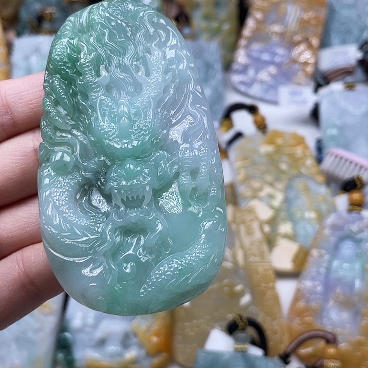 粉***泡翡翠未镶嵌颈饰天然