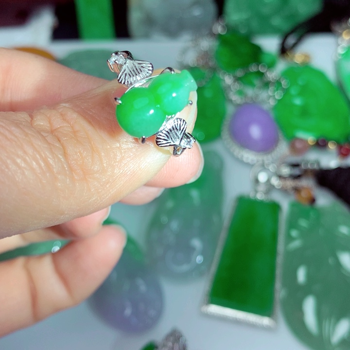 翡翠吊坠(不含链)未镶嵌