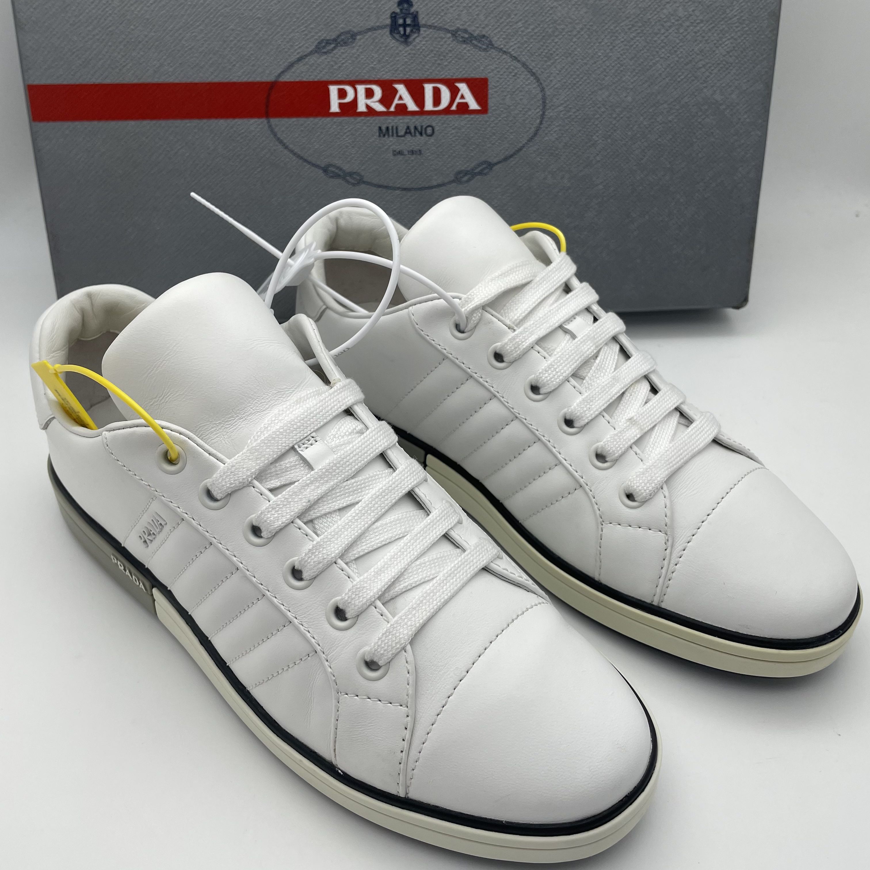 99新 Prada/普拉达 39欧码/白色简约条纹休闲板鞋