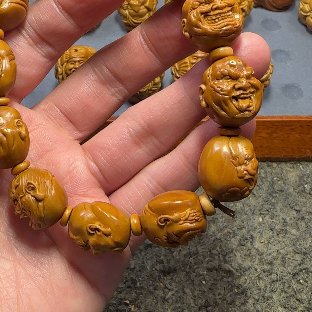 橄榄核吊坠小辫恶僧