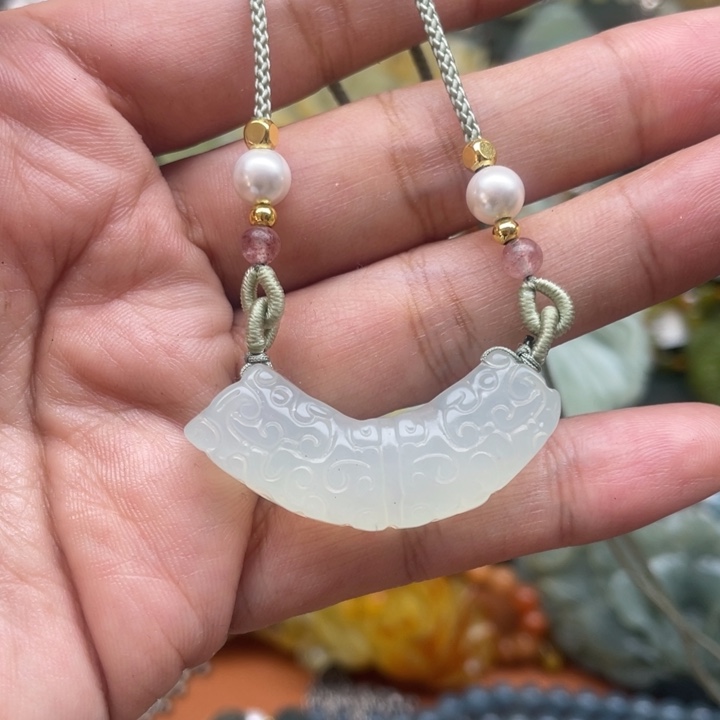 蛇纹石玉吊坠未镶嵌