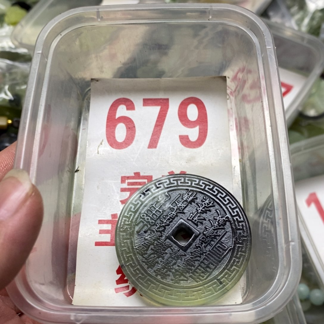 蛇纹石玉吊坠足银镀金镶嵌