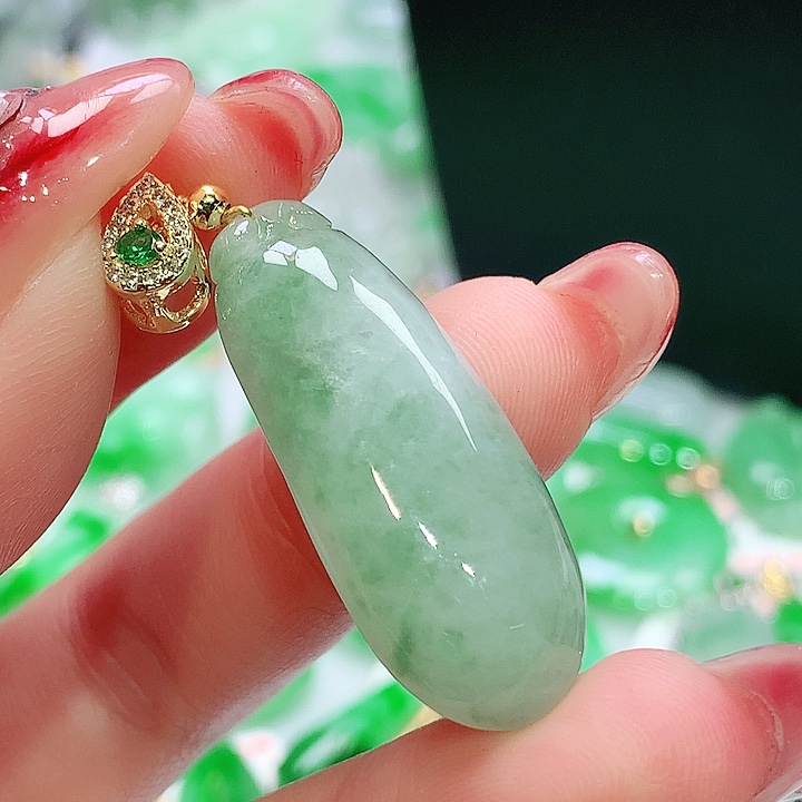 翡翠未镶嵌颈饰翡翠