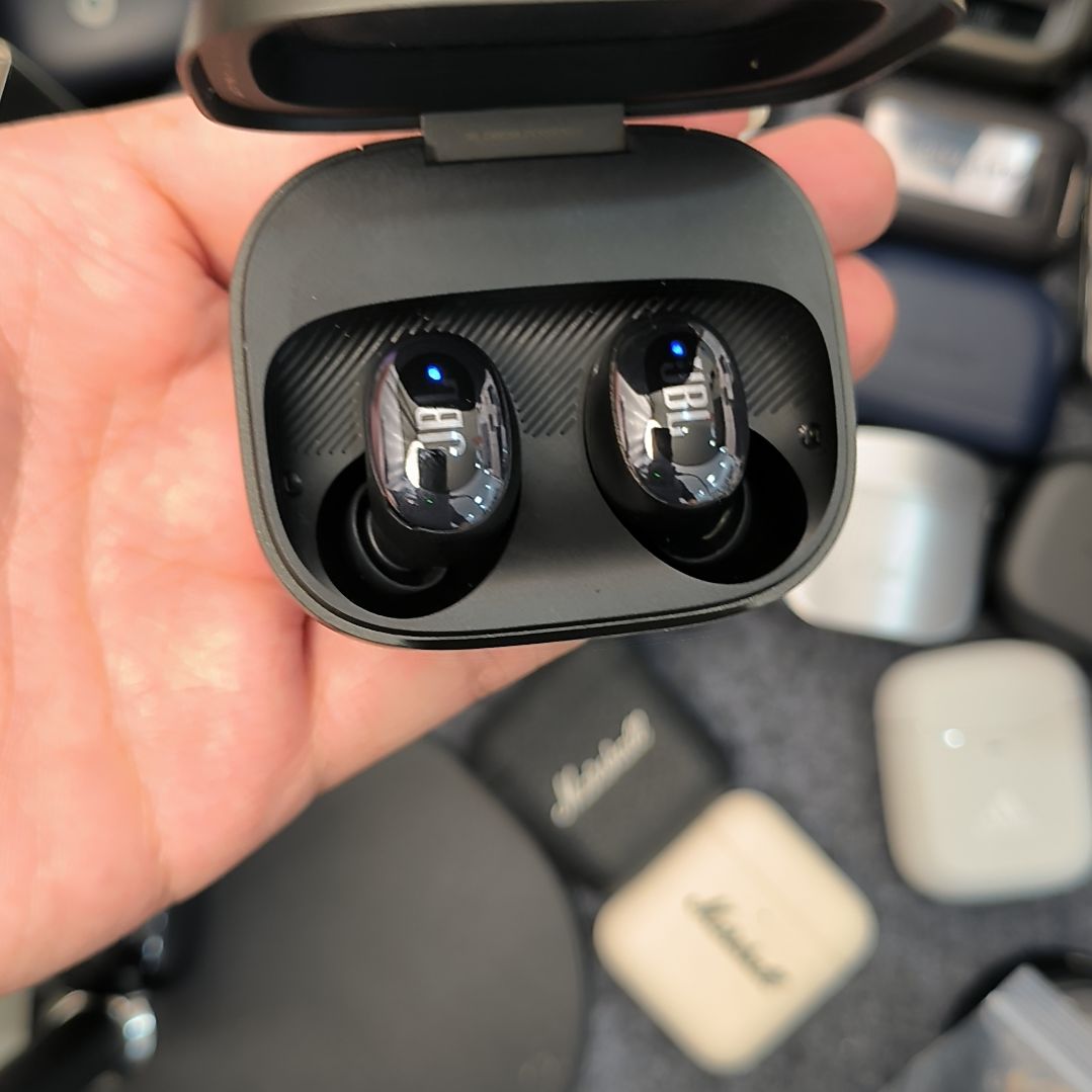 95新buds3蓝牙耳机