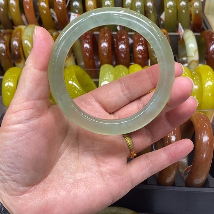 未镶嵌蛇纹石玉手镯