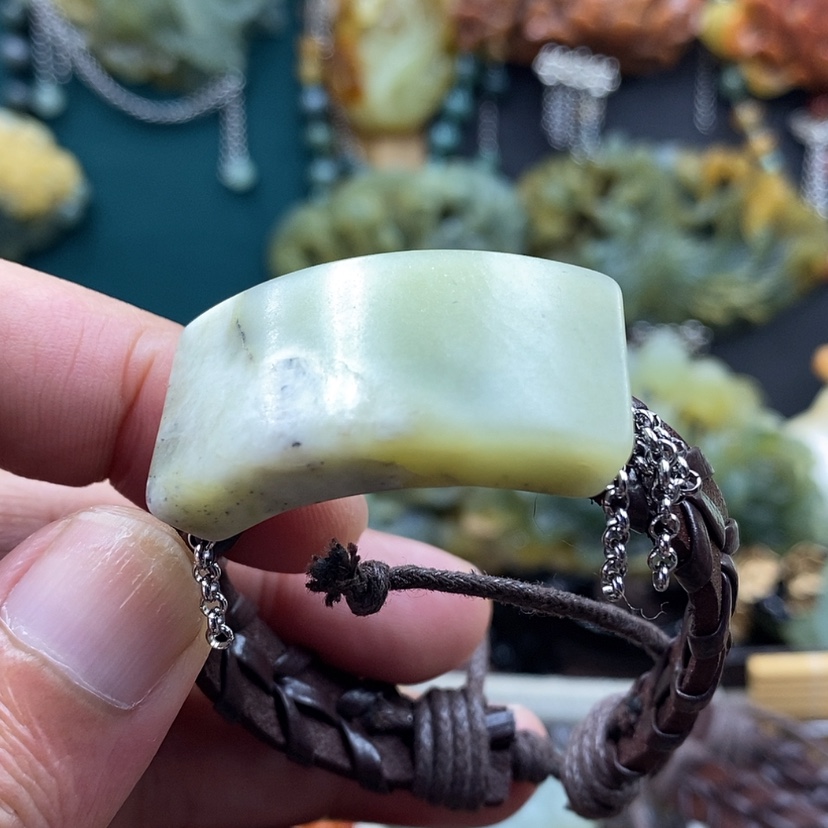 【闪购商品】未镶嵌岫玉手牌