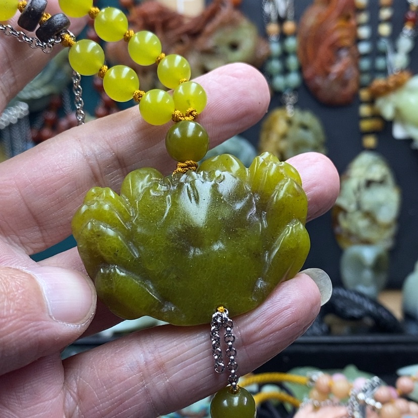 【闪购商品】蛇纹石玉未镶嵌吊坠