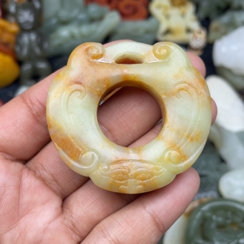 岫岩老玉（透闪石质玉）颈饰未镶嵌30