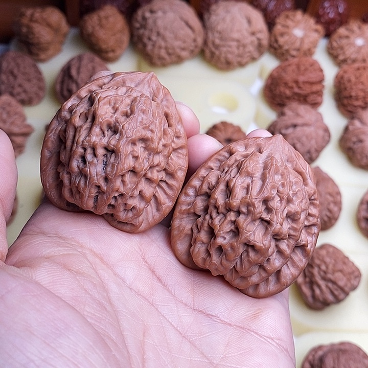 【闪购商品】文玩核桃吊坠42金公子