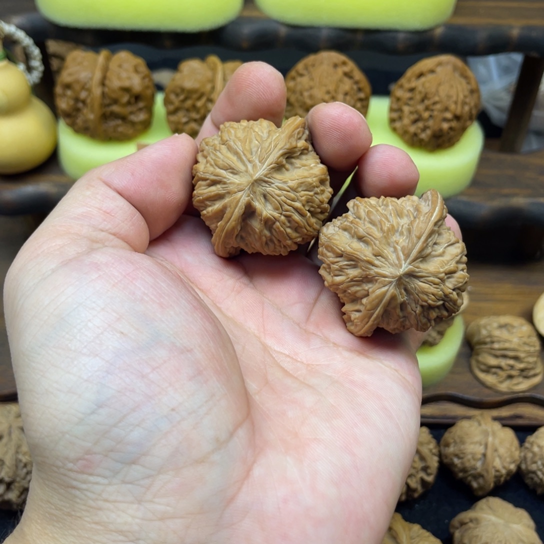 吊坠文玩核桃正磨