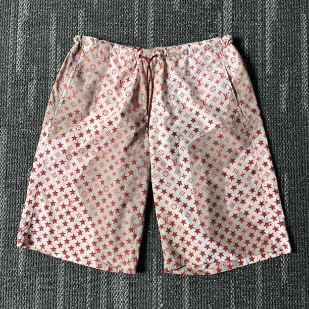95新 LouisVuitton/路易威登 五角星三花满印休闲短裤/尺码S/8958