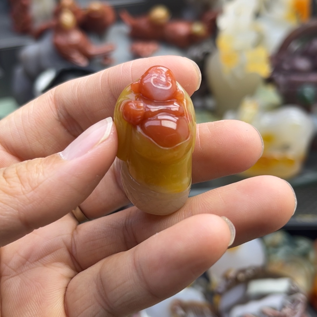 石英质玉未镶嵌颈饰