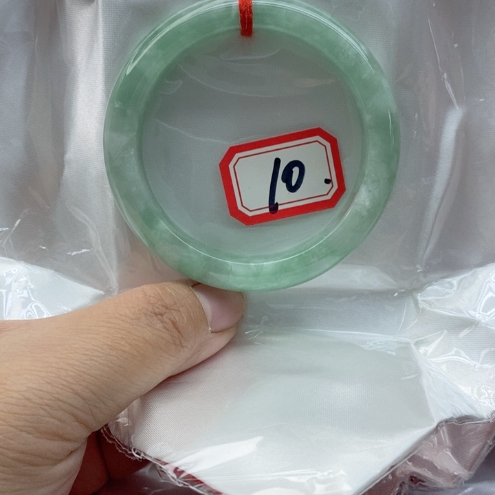 翡翠未镶嵌手镯翡翠