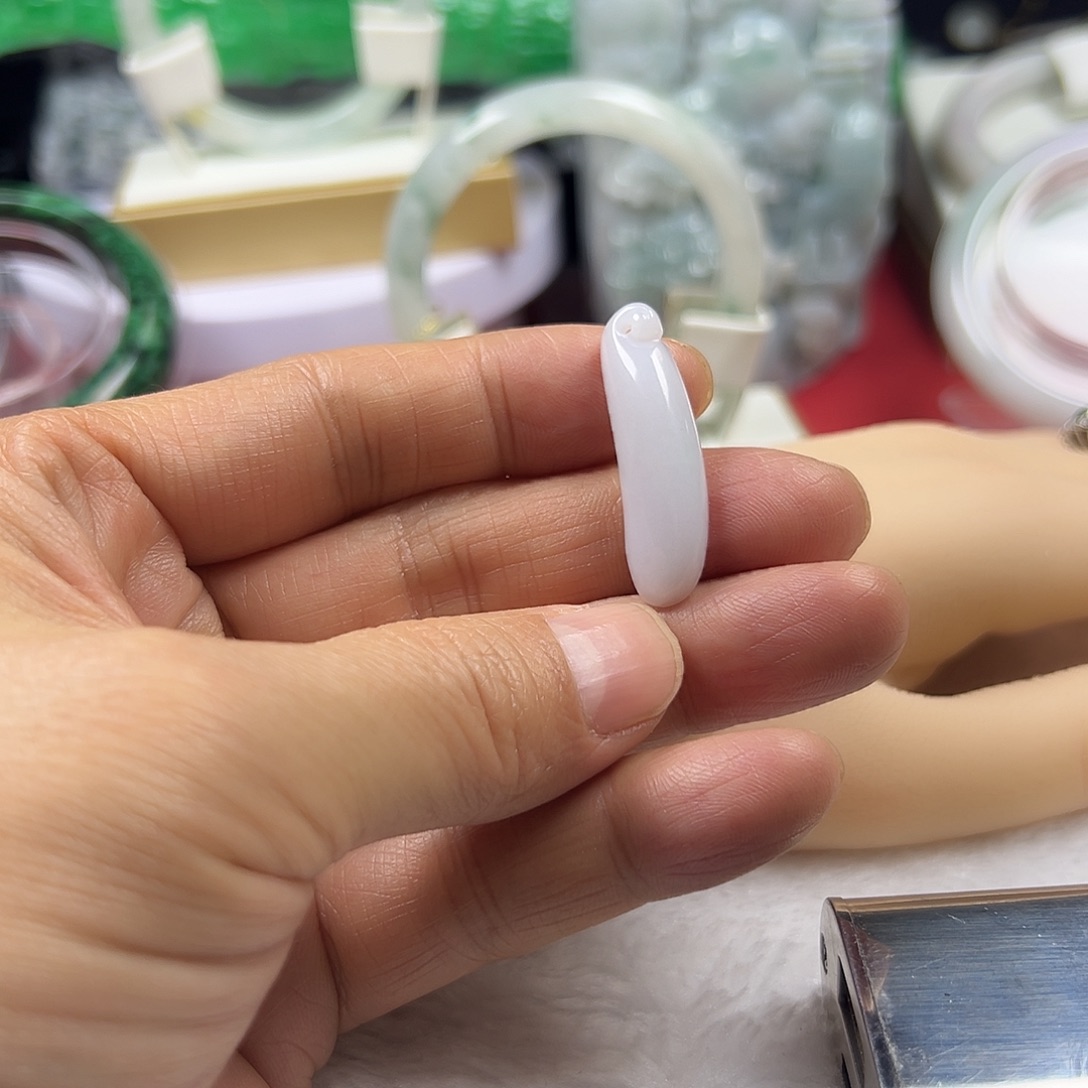 颈饰未镶嵌翡翠缅甸天然A货翡翠香瓜