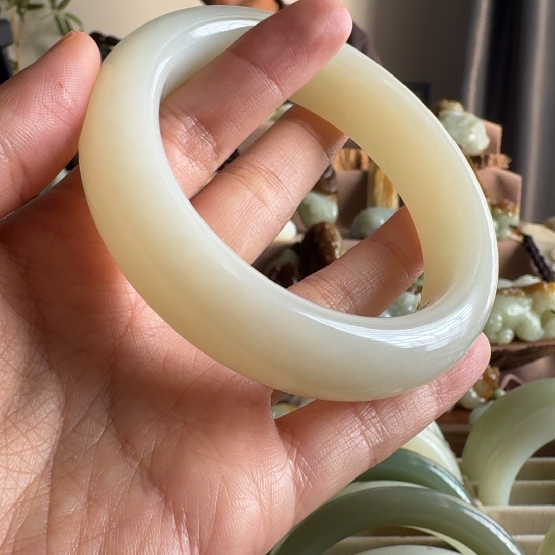 和田玉（糖玉）未镶嵌手链