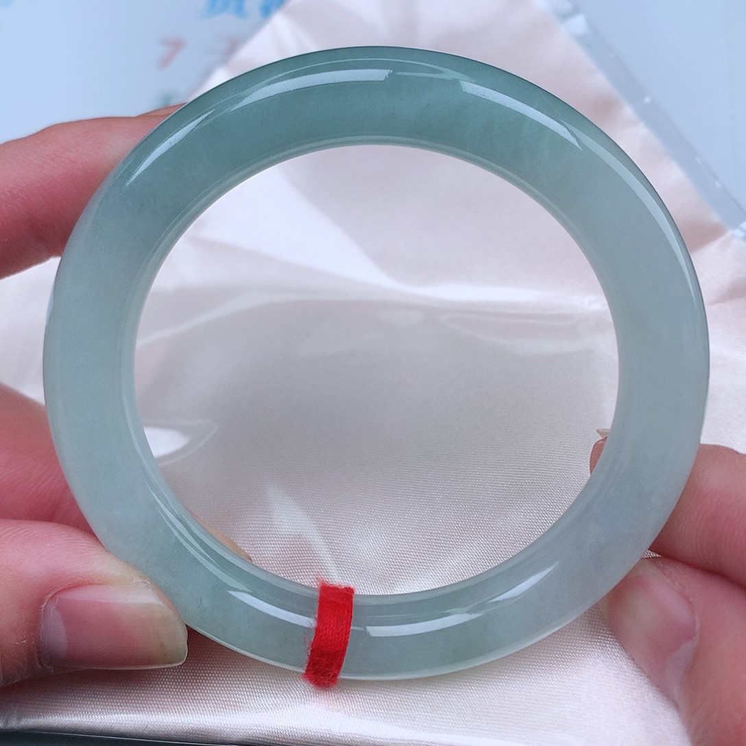 翡翠手镯（圆镯）未镶嵌